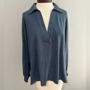 XiRENA Navy Split-Neck Button Down Blouse
